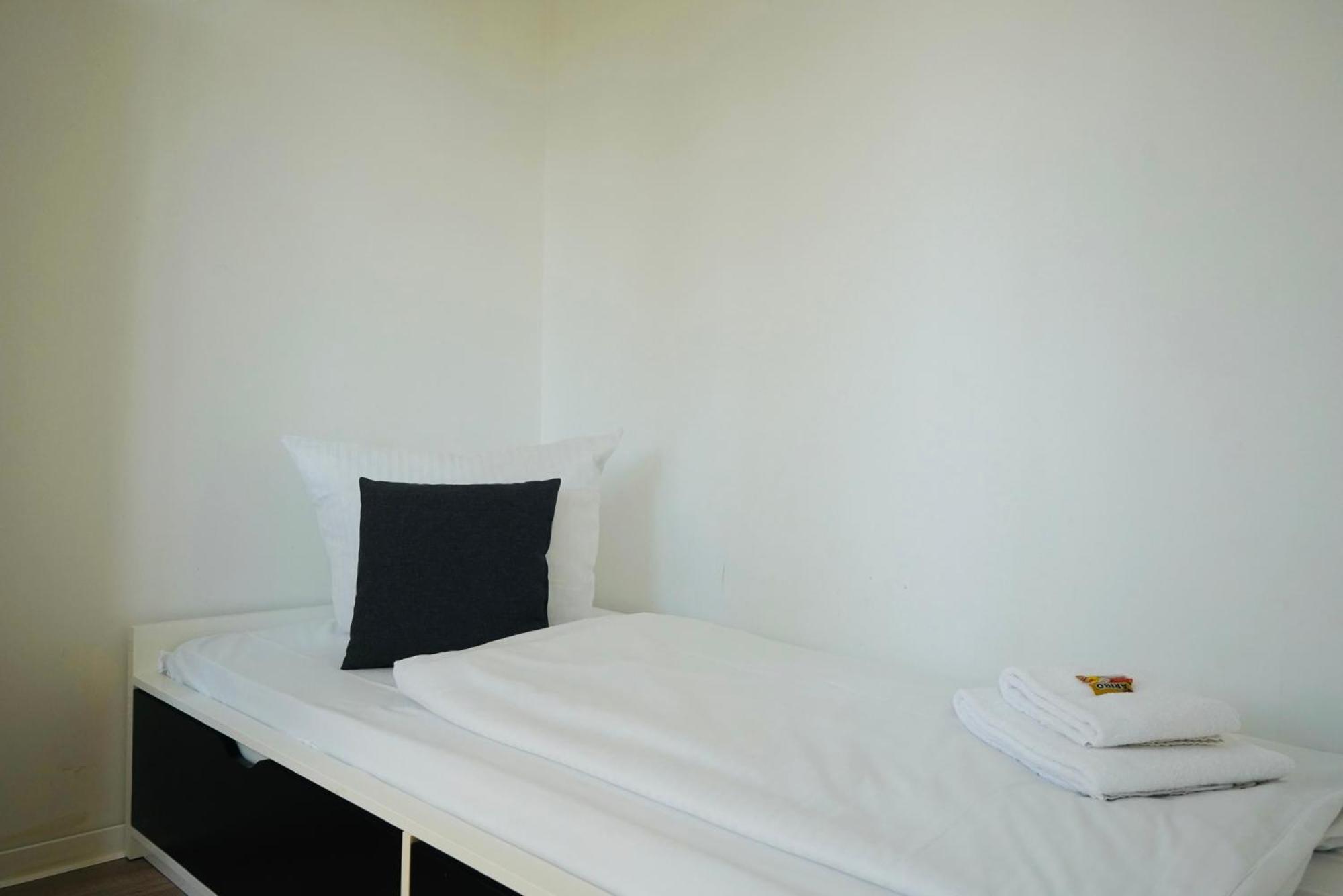 Apartment In Ruhiger Lage-Waschmaschine-Balkon Волфсбург Екстериор снимка